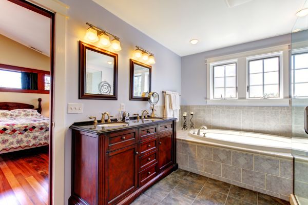 Professional Wood Cabinet Refinishing